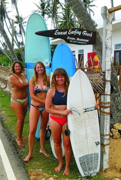 Sunset Surfing Beach Resort Matara Dış mekan fotoğraf