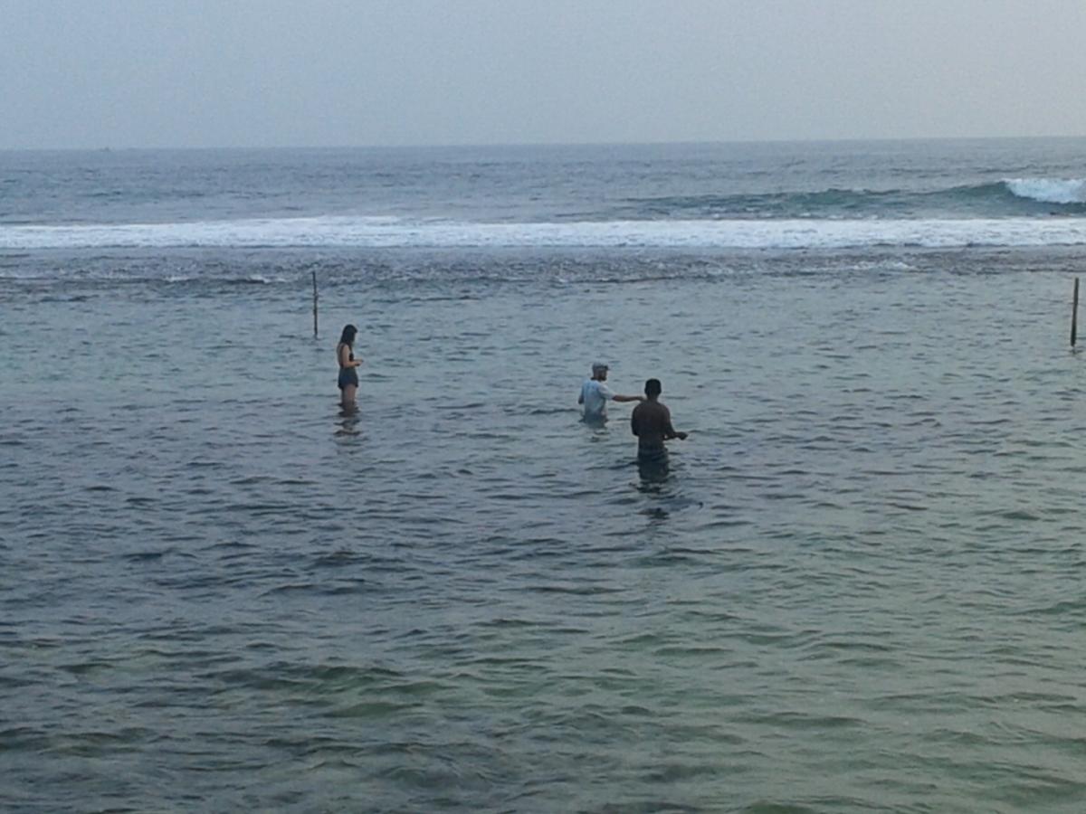 Sunset Surfing Beach Resort Matara Dış mekan fotoğraf